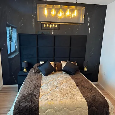 Panama * Κρέφελντ